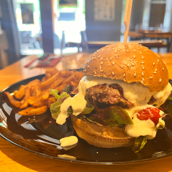 Burger - T-Me - Restaurant Murol - restaurant MUROL